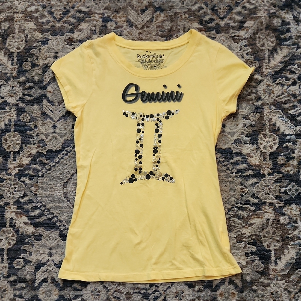 Rocker Girl Gemini Yellow Graphic T-skirt